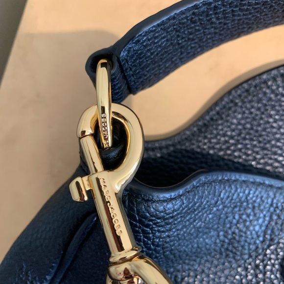Marc Jacobs black leather shoulder / crossbody bag - Picture 6 of 11